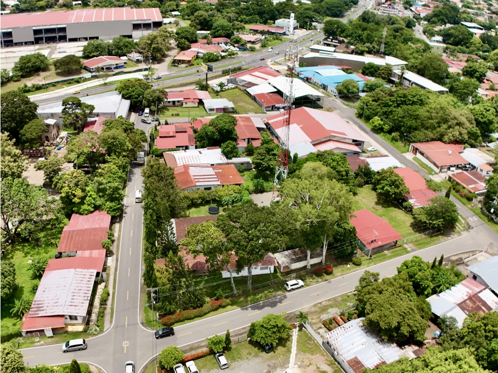 Se Vende Casa con Amplio Terreno y Espacio Alquilado — foto 4