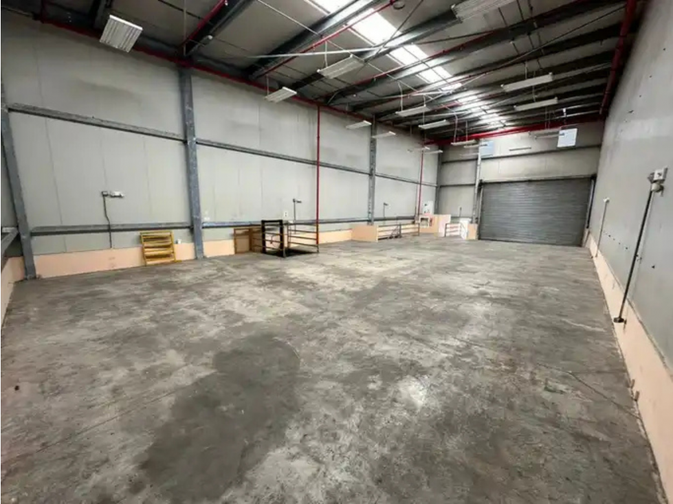 Se Alquila Bodega en Vía Tocumen, Don Bosco