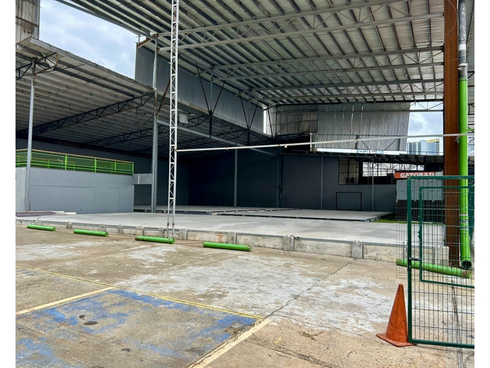 Se Alquila Propiedad Comercial en Transistmica — foto 3
