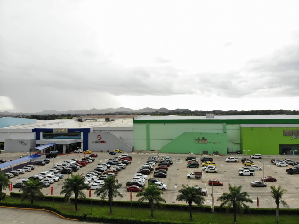 Se Alquila Amplio Local Comercial en Santiago Mall - 3