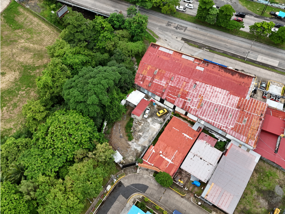 Se Vende o Alquila Terreno Comercial en Zona Estratégica, Linda Vista — foto 2