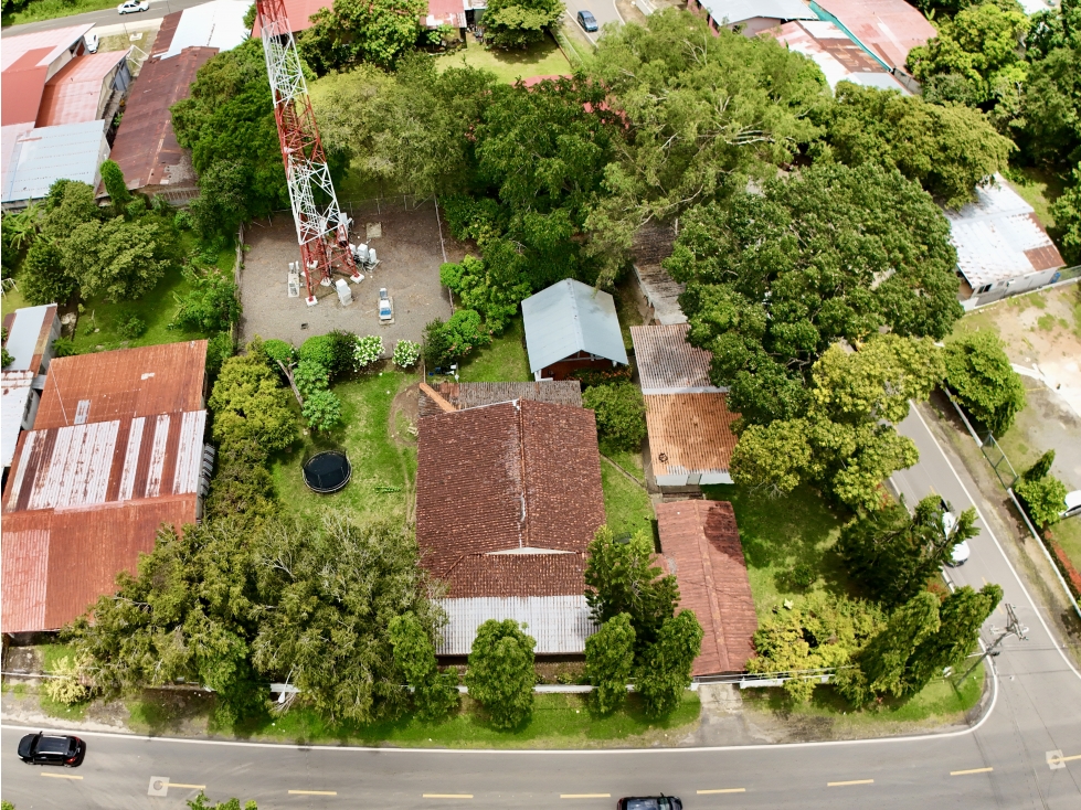 Se Vende Casa con Amplio Terreno y Espacio Alquilado — foto 6