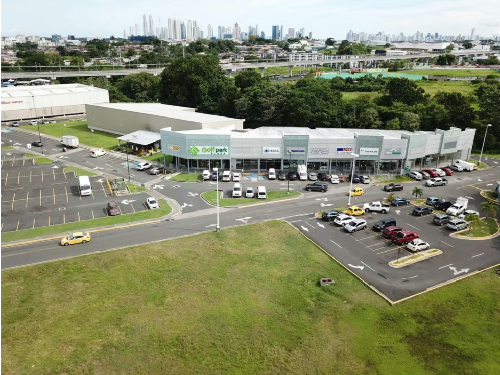 Se Alquila Local Comercial en Brisas del Golf