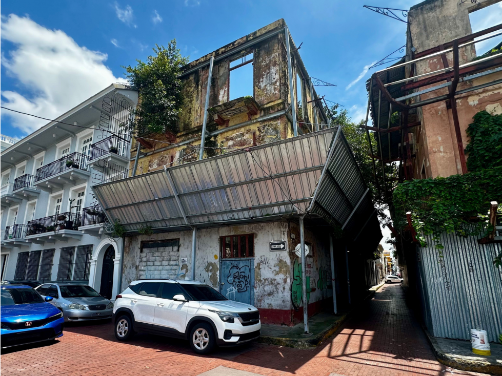 Casa Maestre - Se Vende Edificio para restaurar en Casco Viejo - 1