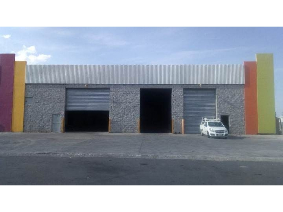 Bodega en RENTA a espaldas de Plaza Sendero CBR370143 - 1