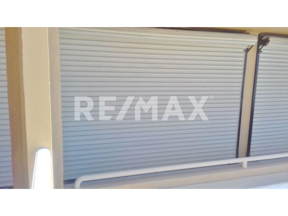 Local comercial planta baja en Plaza Cristal CLR391766