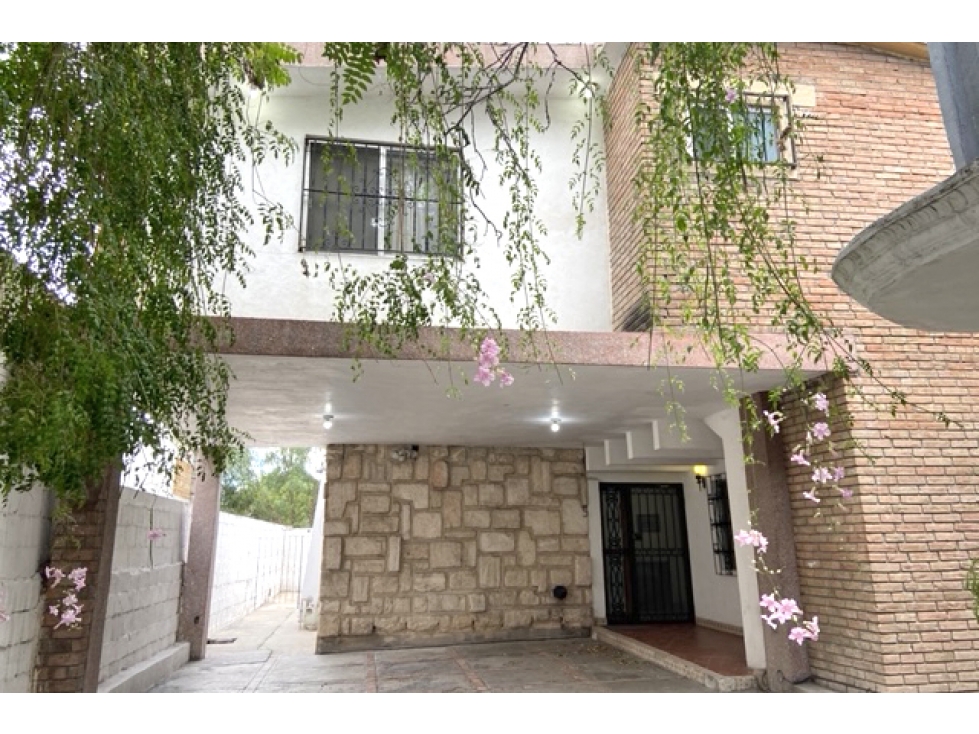 Casa en RENTA en Zona Centro RCR521013 - 1
