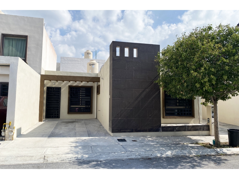 Casa en RENTA en Valle del Oriente RCR466947 - 1