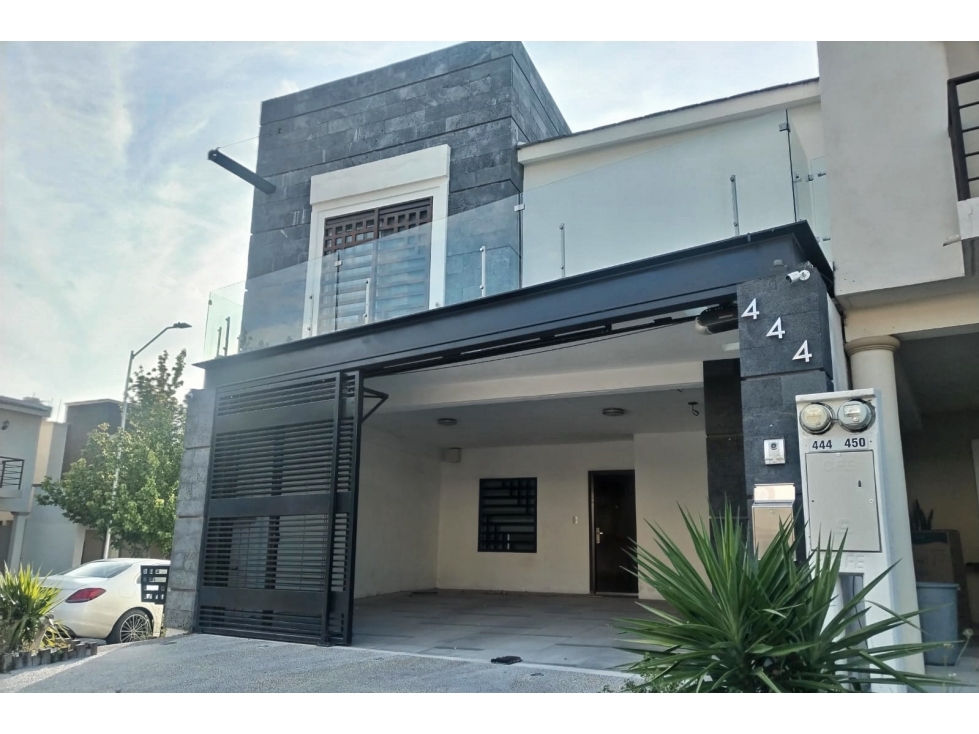 Casa equipada en VENTA en Portal de las Lomas RCV652390