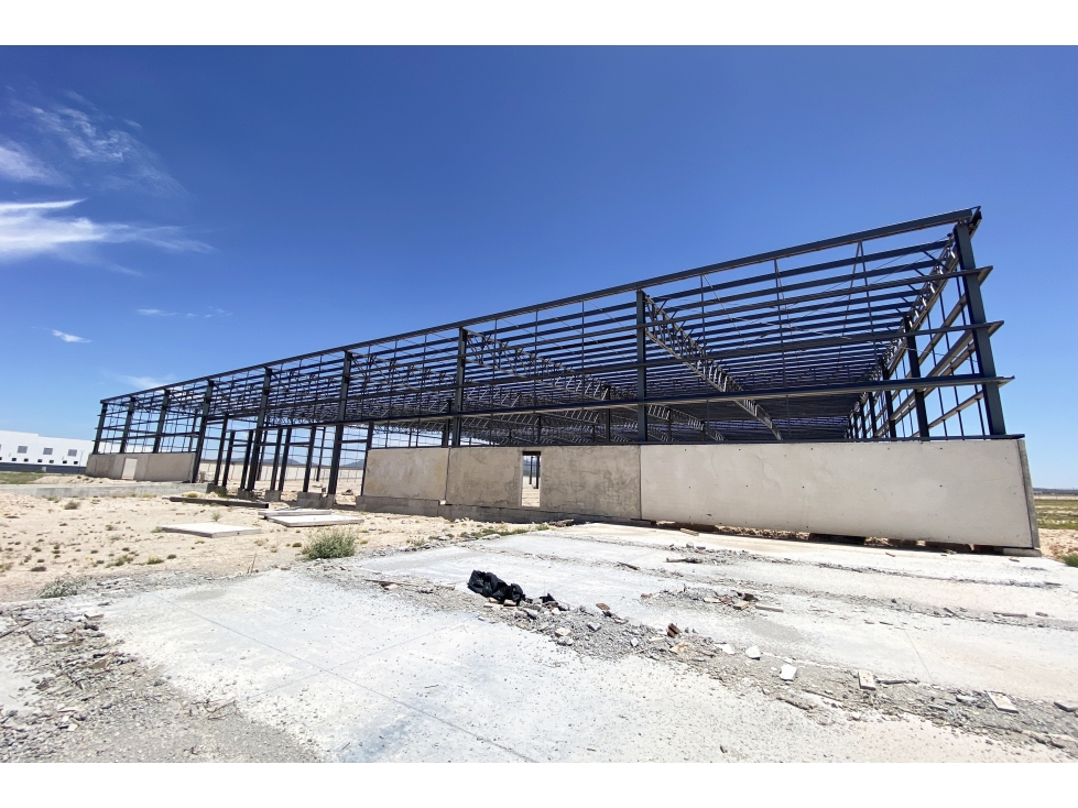 RENTA de Bodega Industrial Nueva en Derramadero IBR687447