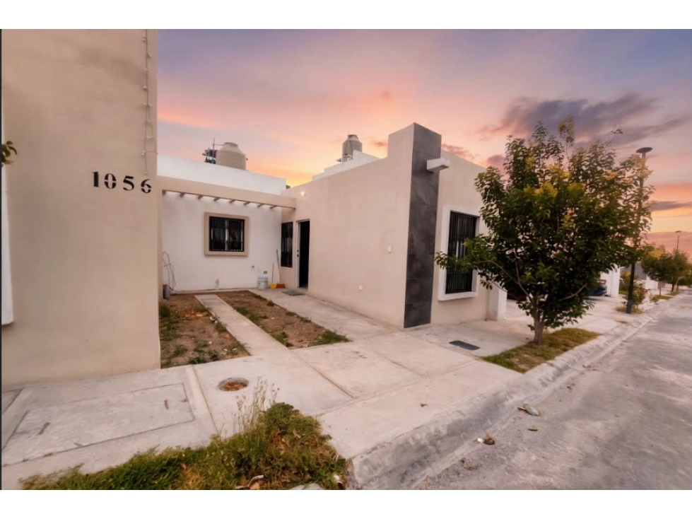 Casa en RENTA semi-amueblada en Valle de los Almendros RCR688661 - 1