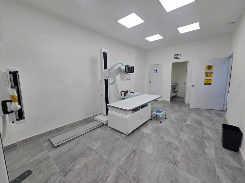 Local en Renta, ideal para clínica con Rayos X y Laboratorio equipado - 2