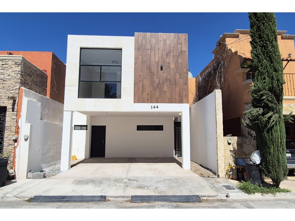 Estrena Casa al Norte de Saltillo en Las Quintas RCV690278 - 1