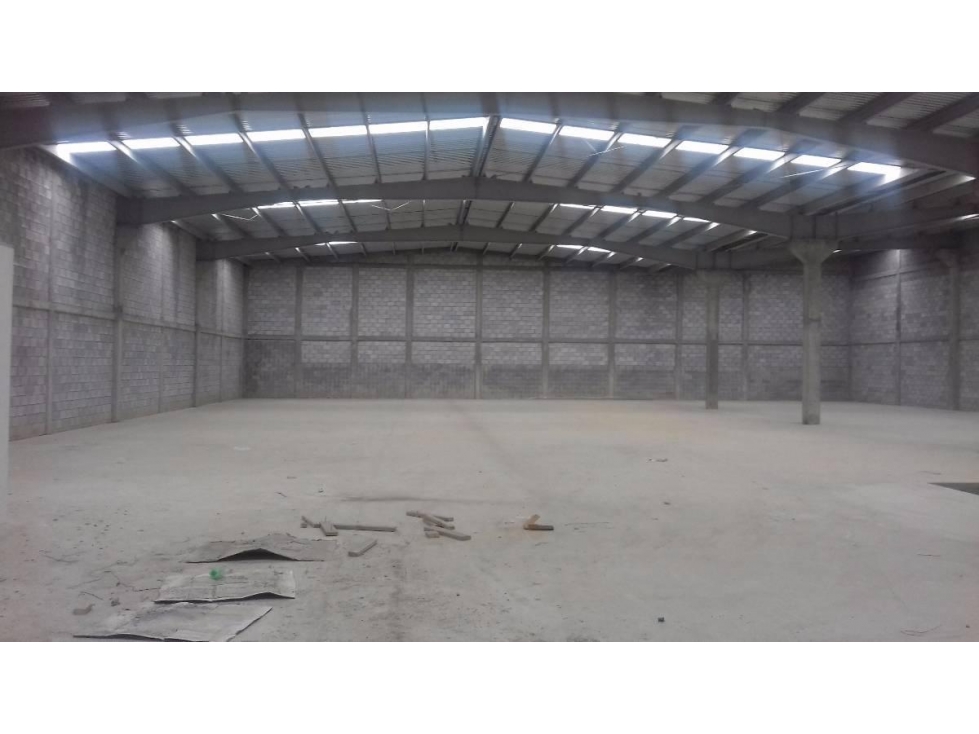 Bodega en RENTA a espaldas de Plaza Sendero CBR370143 - 2