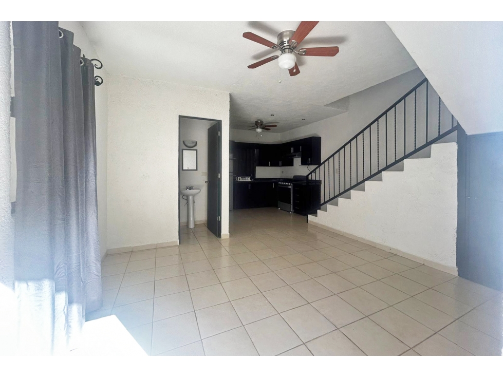 Casa semi amueblada en RENTA en Zona Centro RCR628596 - 2