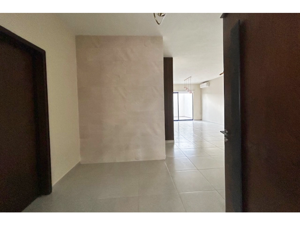 Estrena Casa en RENTA en Privanzas del Campestre RCR647912 — foto 2
