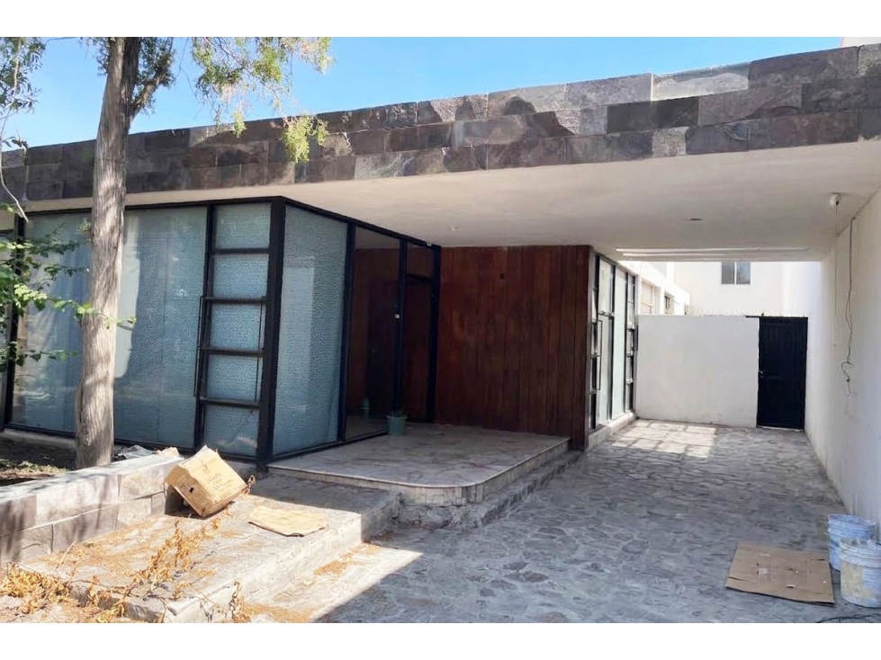 Casa en RENTA con vocación comercial en Zona Centro RCR688562 - 2