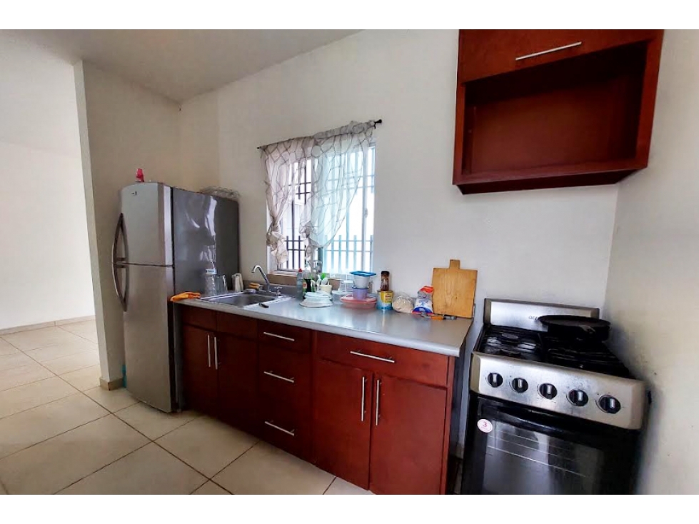 Casa en RENTA semi-amueblada en Valle de los Almendros RCR688661 - 2