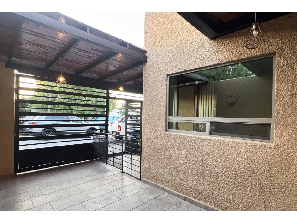 Casa en VENTA en Rincones de la Aurora RCV690445 - 2