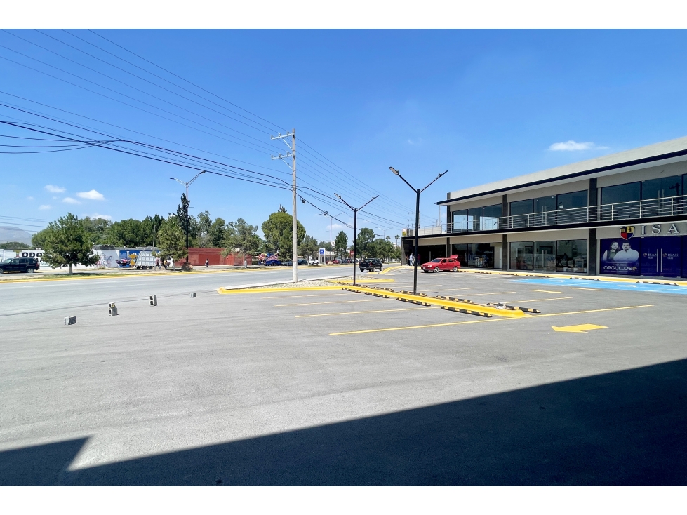 Local comercial en esquina en RENTA en Ramos CLR691021 - 2
