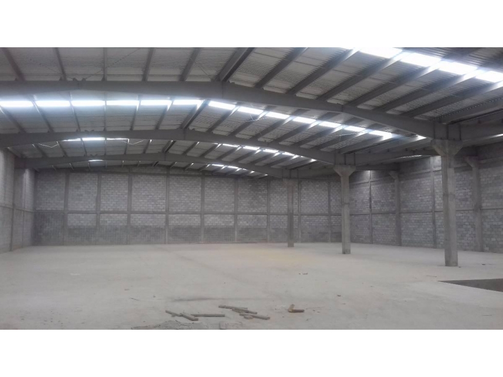 Bodega en RENTA a espaldas de Plaza Sendero CBR370143 - 3