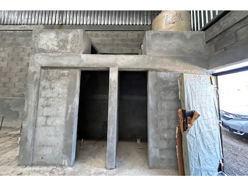Estrena bodega en RENTA sobre Otilio González CBR639184 - 3