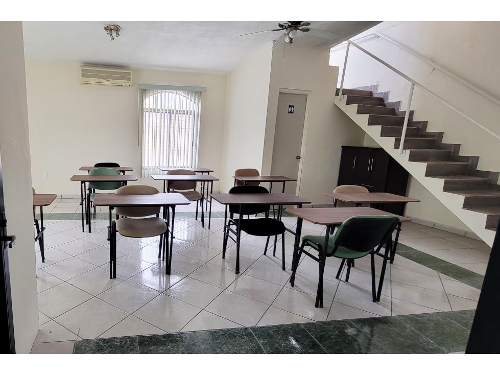 Local comercial en VENTA en col. Cumbres CLV652245 - 3