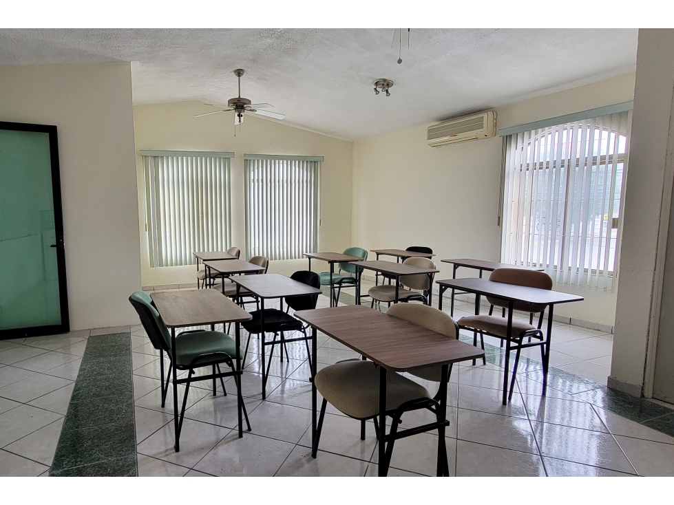 Local comercial en VENTA en col. Cumbres CLV652245 - 4