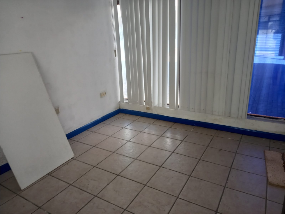 Local en renta en "Plaza Fundadores" CLR661395 — foto 3