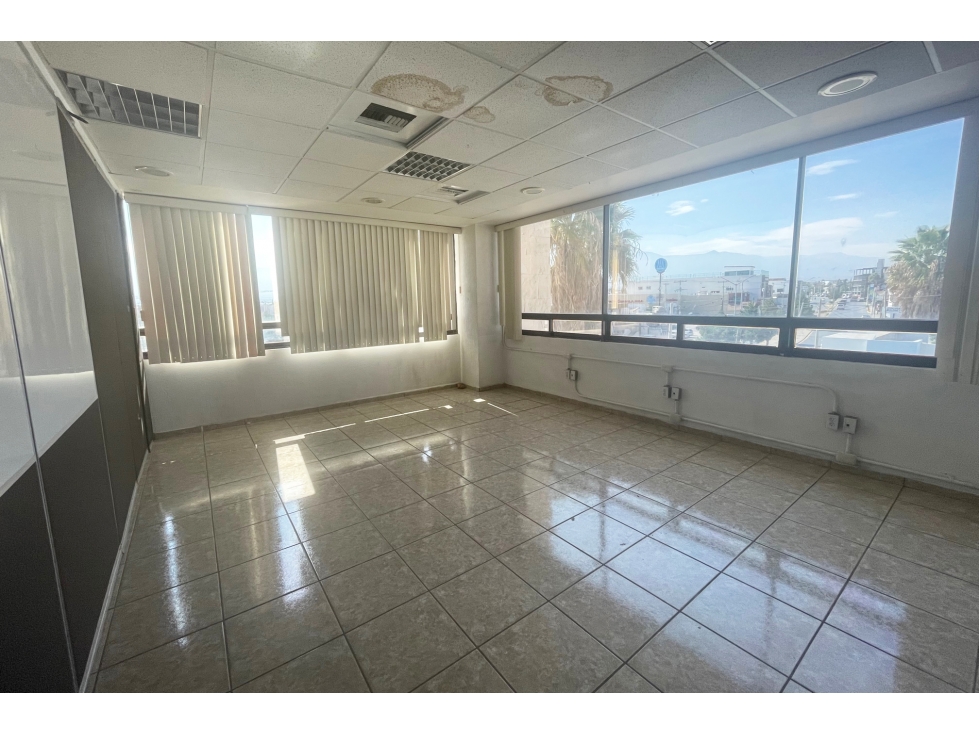 Oficina en RENTA en José Musa de León COR484942 - 4