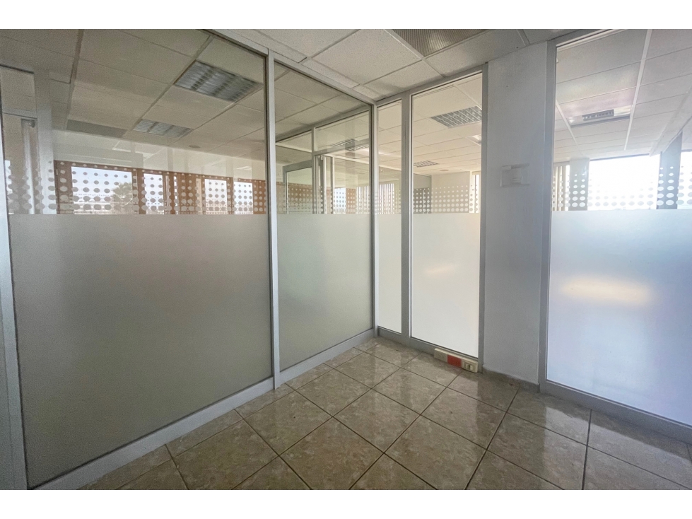 Oficina en RENTA en José Musa de León COR484942 - 5