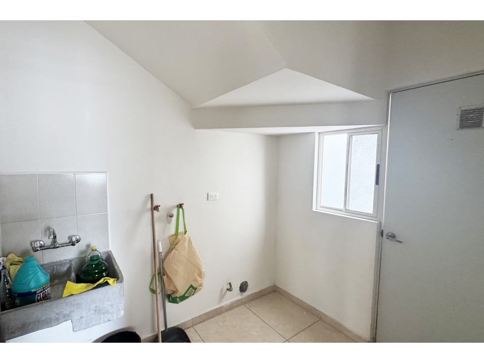 Amplia Casa en RENTA en Residencial Terralta RCR676170 — foto 6