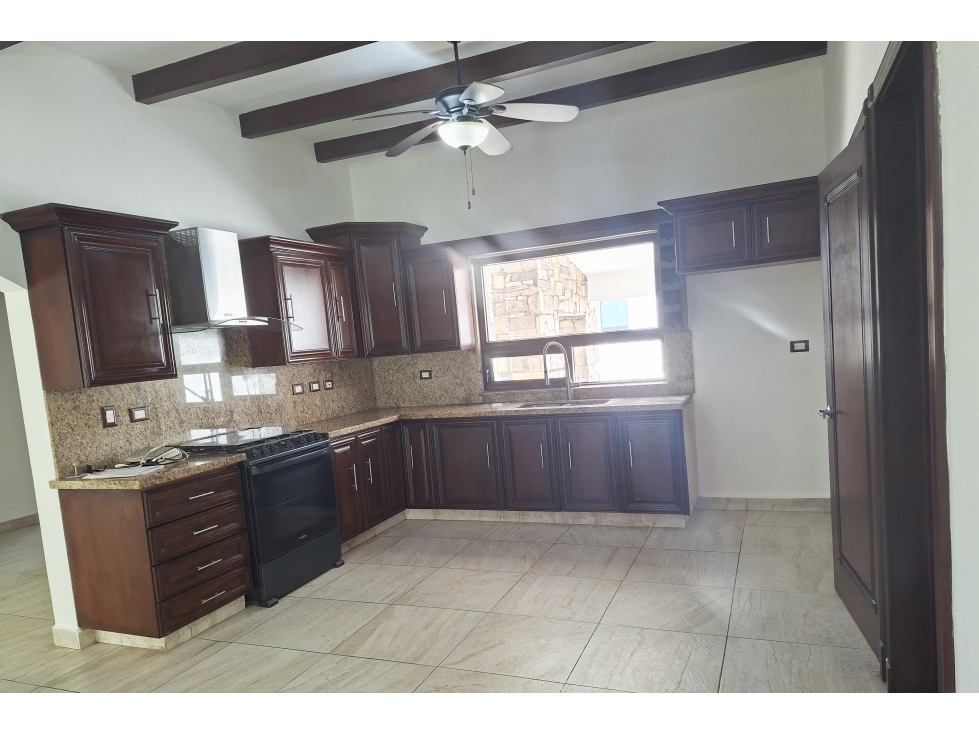 Residencia al norte de 1 planta en Country Club RCV688110 — foto 6