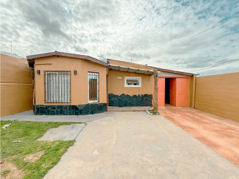 EN VENTA CASA + DOS DEPARTAMENTOS - TANDIL