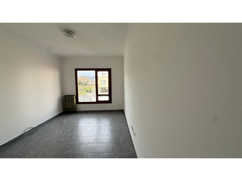 Departamento en VENTA - 2 Amb. - Primer Piso - SEMICENTRO — foto 2