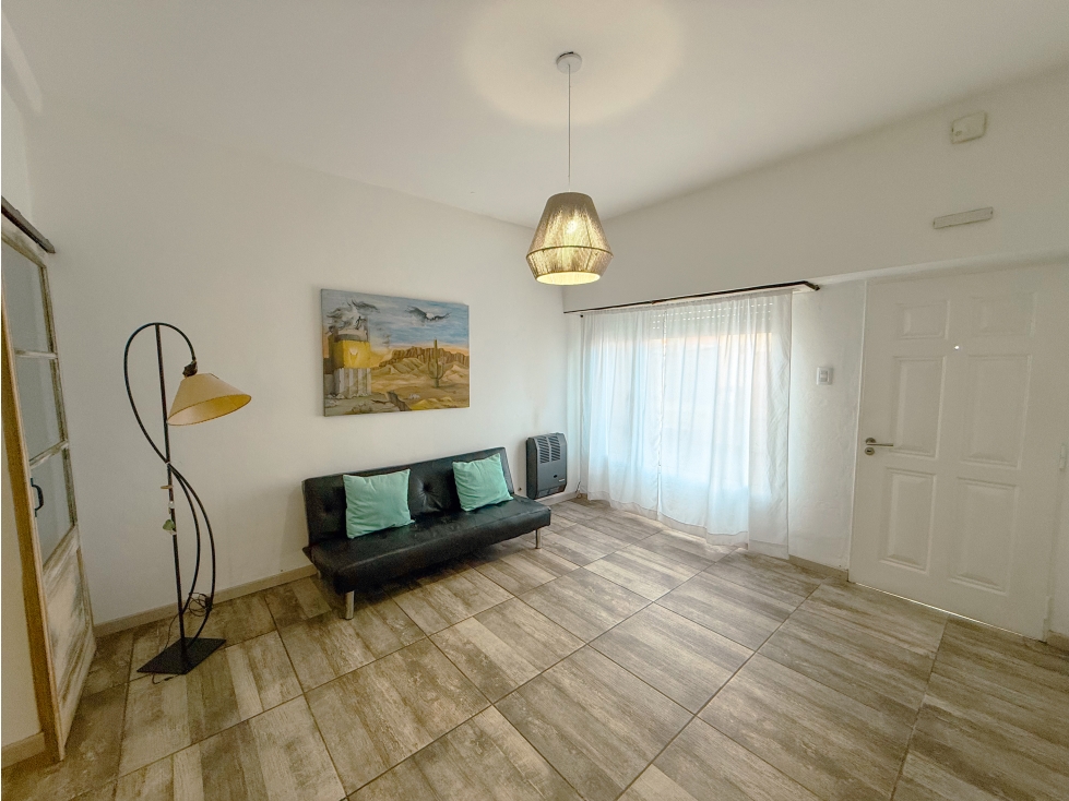 CASA DE 3 HABITACIONES CON JARDIN Y GARAGE EN TANDIL - 2