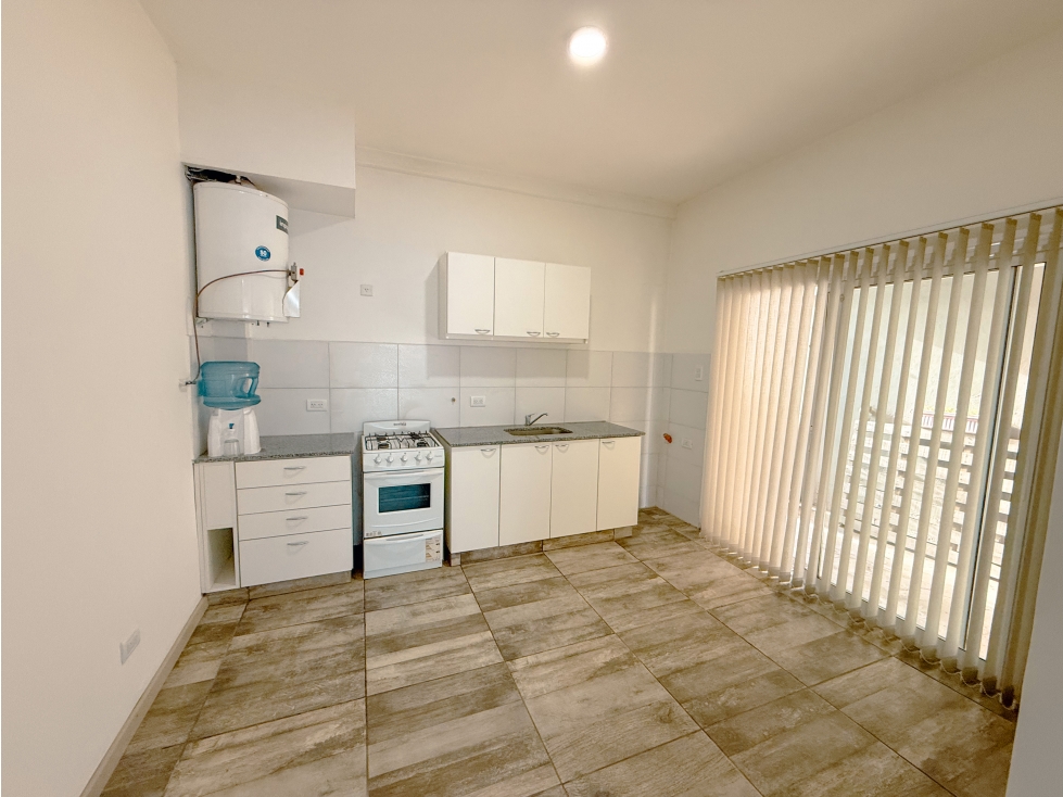 CASA DE 3 HABITACIONES CON JARDIN Y GARAGE EN TANDIL - 4