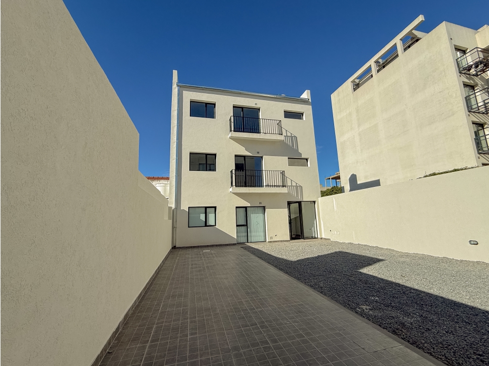 DEPARTAMENTO DE DOS AMBIENTES CON BALCON - 1