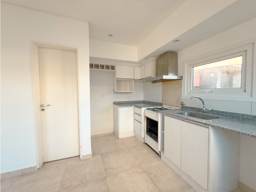 DUPLEX - 1 DORMITORIO - CON COCHERA - 4
