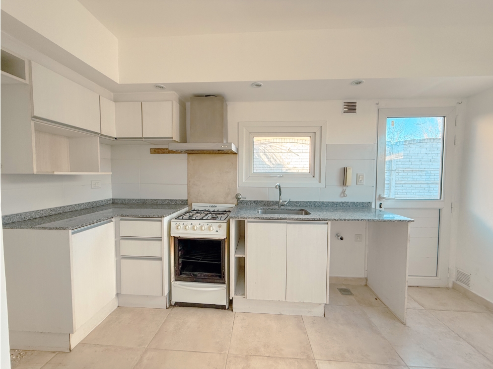 DUPLEX - 1 DORMITORIO - CON COCHERA - 5