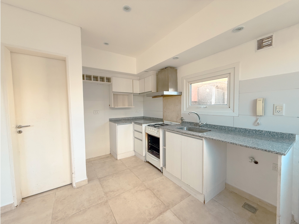 DUPLEX - 1 DORMITORIO - CON COCHERA - 6