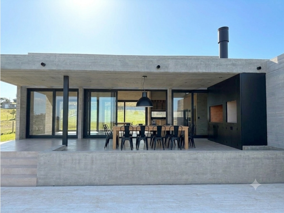 CASA EN VENTA A ESTRENAR EN TANDIL -BARRIO CERRADO ALTOS AIRES - 2