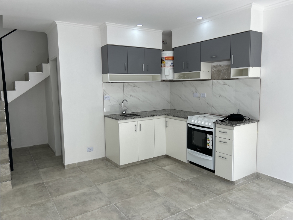 OPORTUNIDAD DEPARTAMENTO DÚPLEX AMPLIO A ESTRENAR EN VENTA - TANDIL. — foto 2