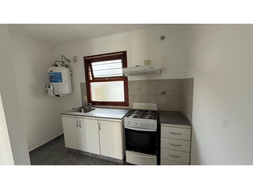 Departamento en VENTA - 2 Amb. - Primer Piso - SEMICENTRO — foto 4