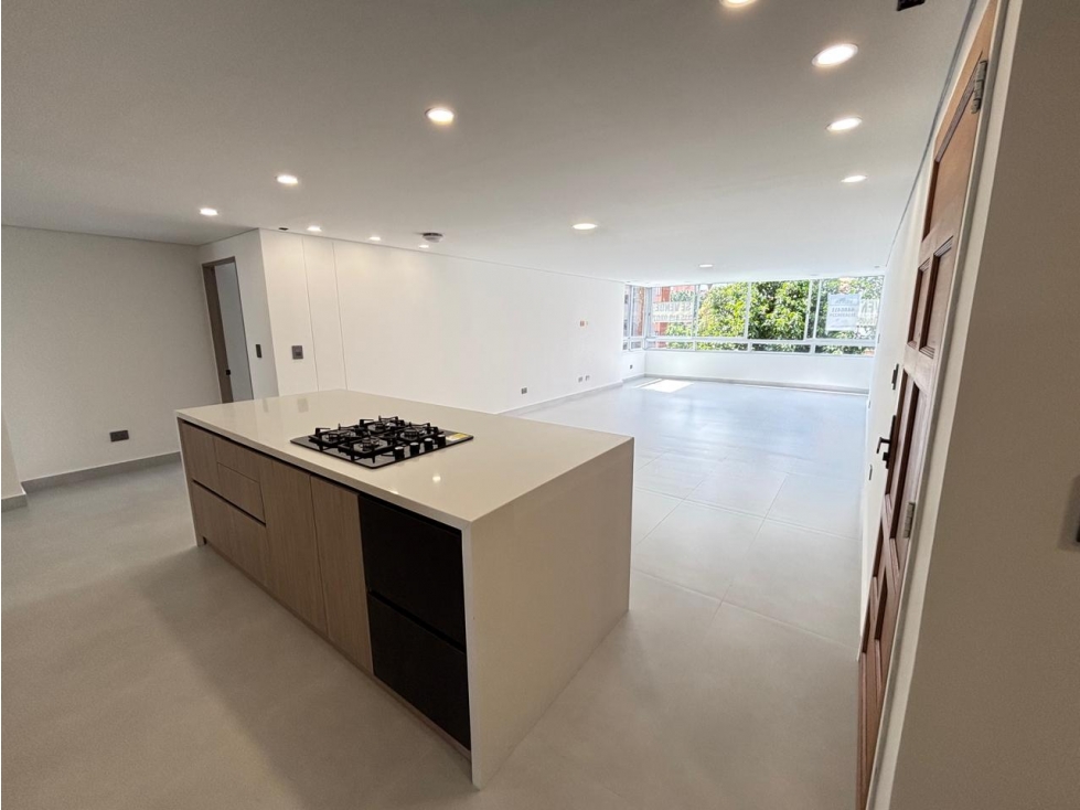 VENTA AMPLIO APARTAMENTO REMODELADO LAURELES IGLESIA SANTA TERESITA — foto 5
