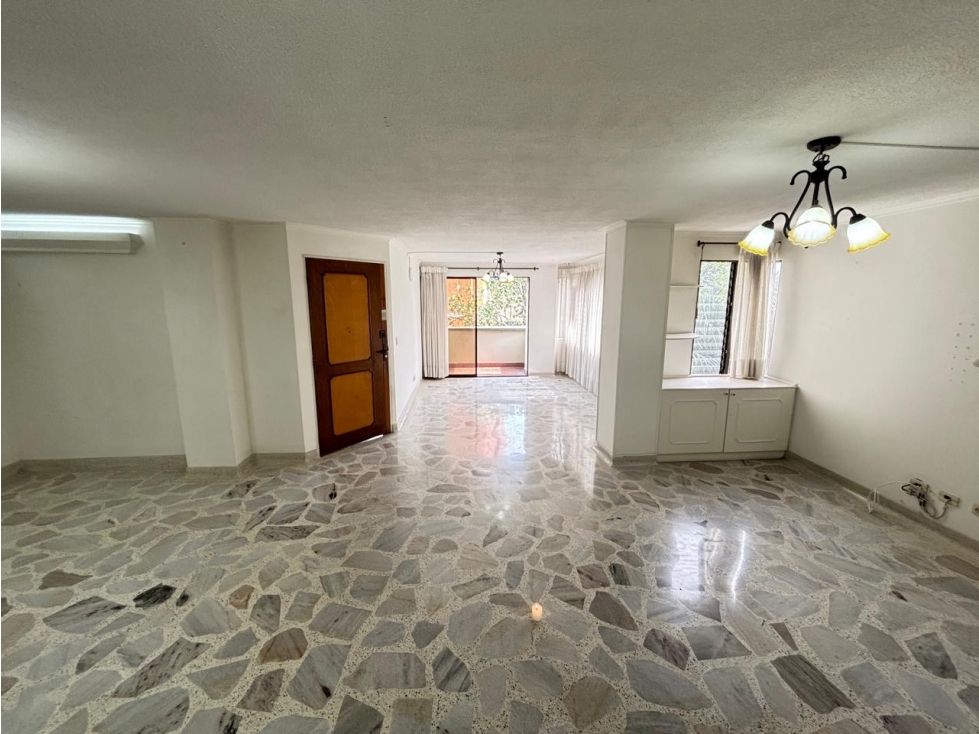 APARTAMENTO VENTA LAURELES 160 M2 4 HABITACIONES CERCA UPB