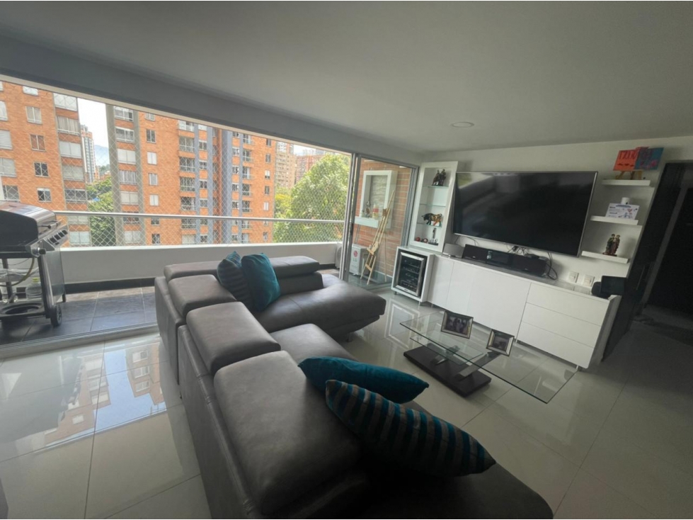 VENTA APARTAMENTO DE LUJO CASTROPOL POBLADO UNIDAD COMPLETA