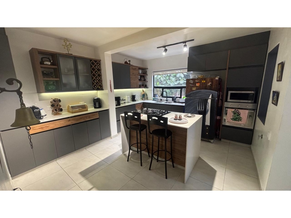VENTA CASA SEGUNDO PISO CON APARTAESTUDIO INDEPENDIENTE SAN JOAQUÍN
