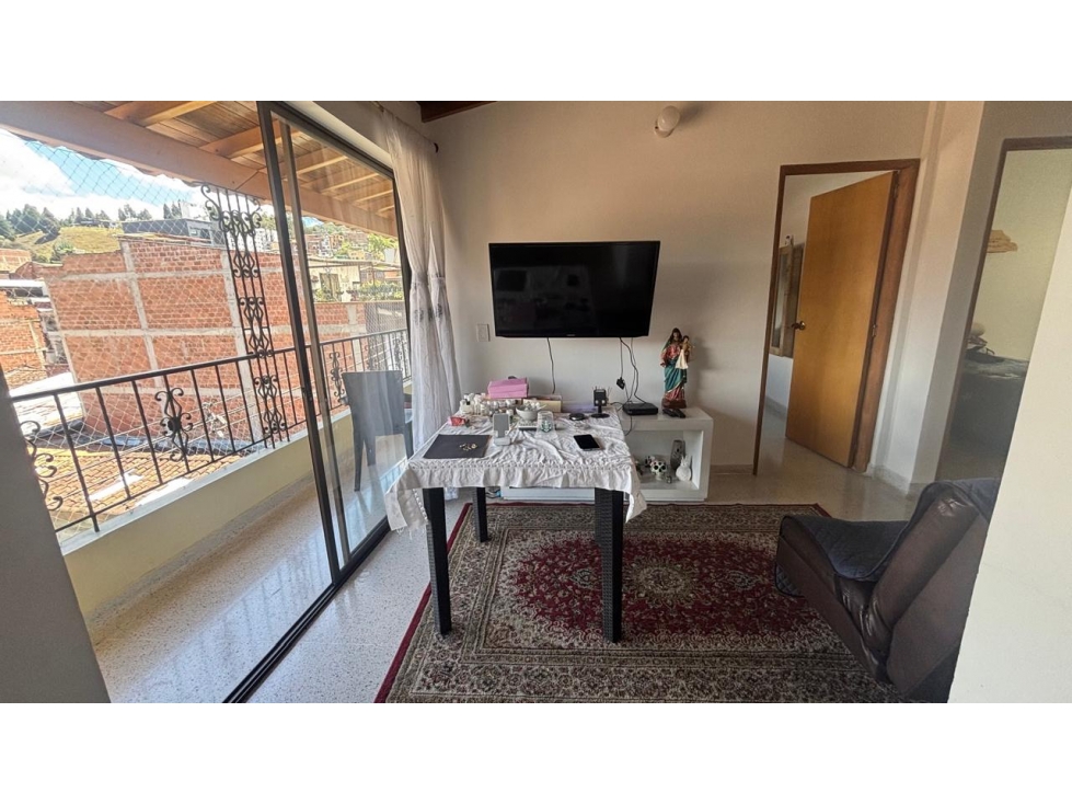 VENTA DE CASA EN GUARNE - 99 M2 CERCA PARQUE PRINCIPAL