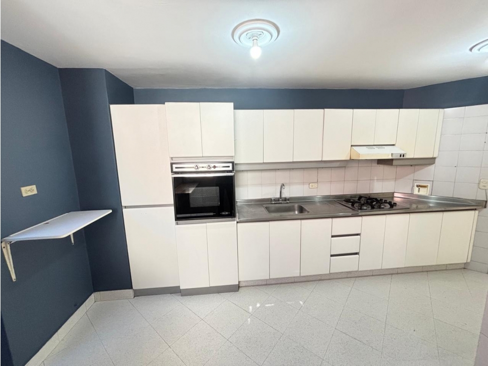 VENTA AMPLIO APARTAMENTO CORAZÓN DE LAURELES SANTA TERESITA — foto 4